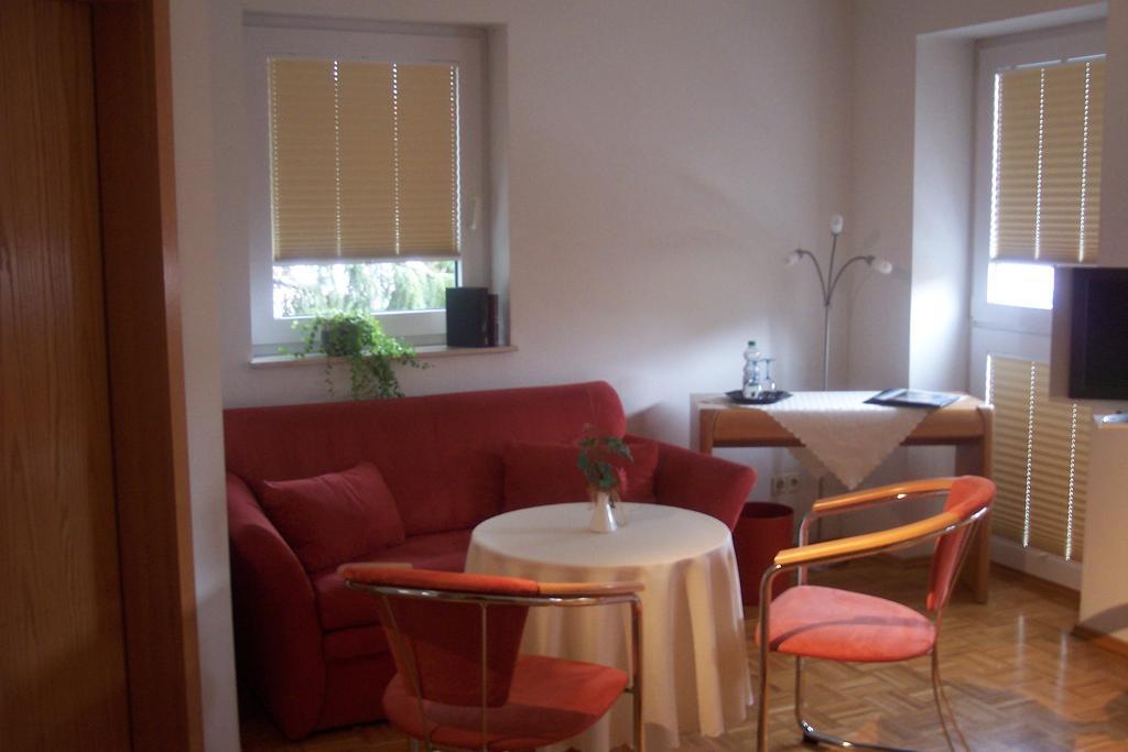 Hotel Garni Zur Bergstrasse Zwingenberg (Hessen) Quarto foto
