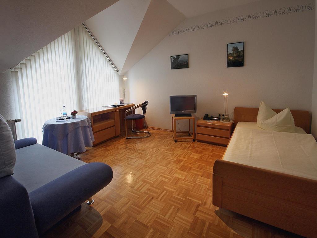 Hotel Garni Zur Bergstrasse Zwingenberg (Hessen) Quarto foto