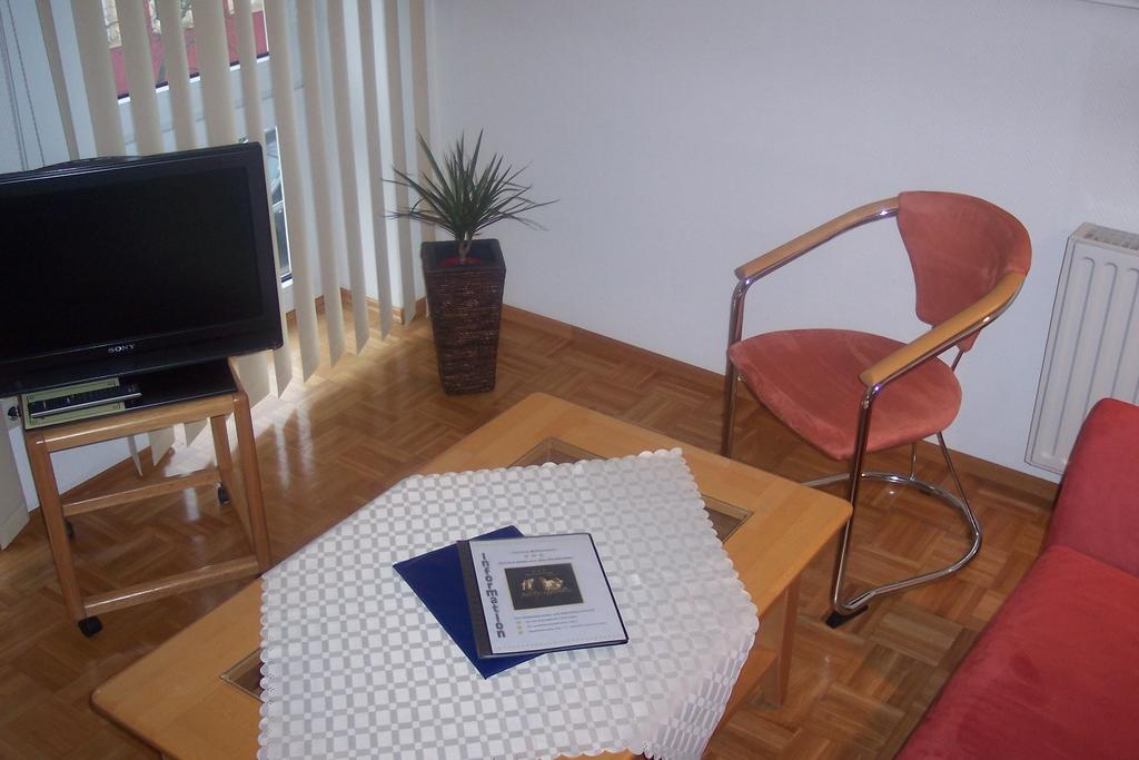 Hotel Garni Zur Bergstrasse Zwingenberg (Hessen) Quarto foto
